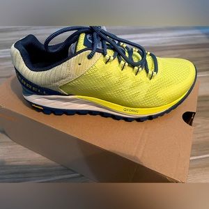 NIB Merrell Size 6.5